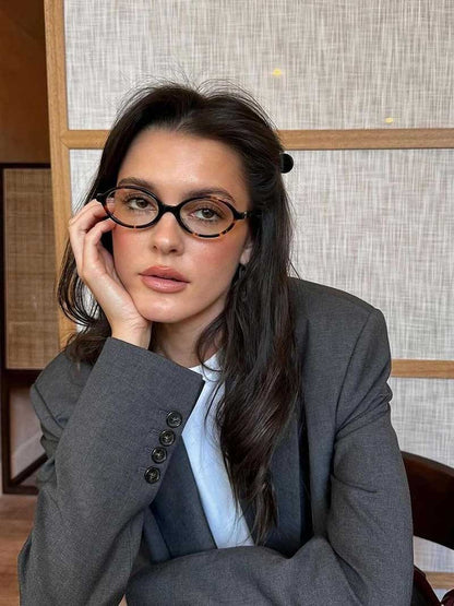 Clarence Oval Glasses